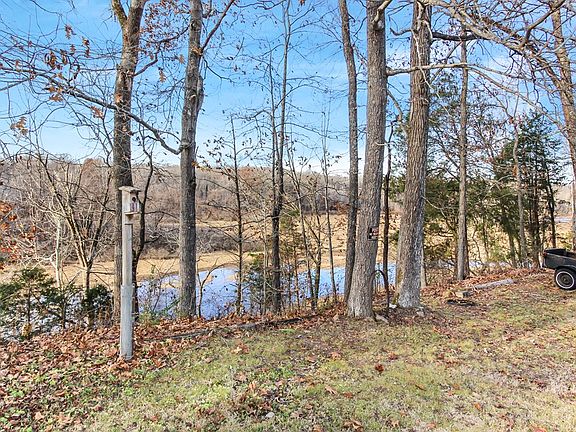 4th image of 400 Lakeshore Dr