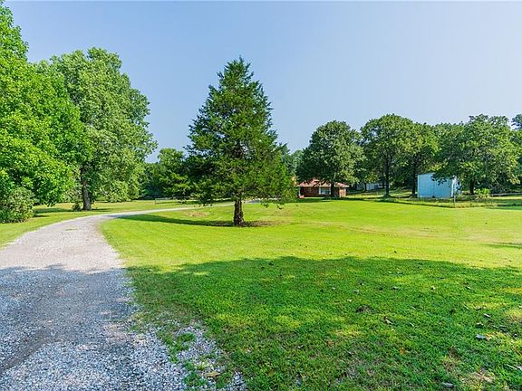 3rd image of 10519 Dare Ln