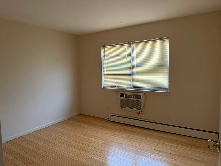3600 Charles Ct #8 — Photo 7