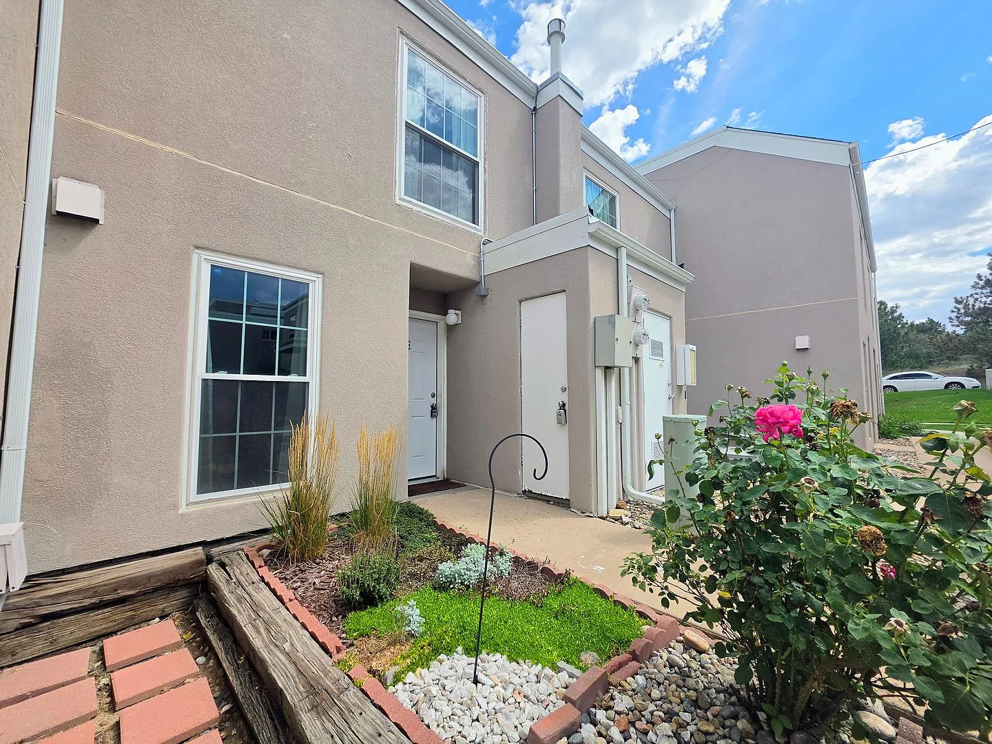 Utilities Included! Charming 2-Bed, 2-Bath Condo in Colorado Springs — Photo 3