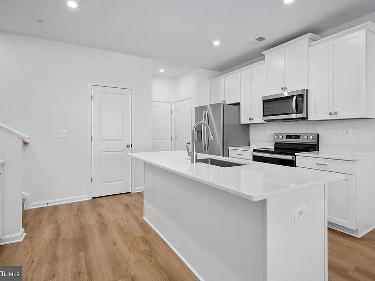 2536 Neabsco Common Pl — Photo 10