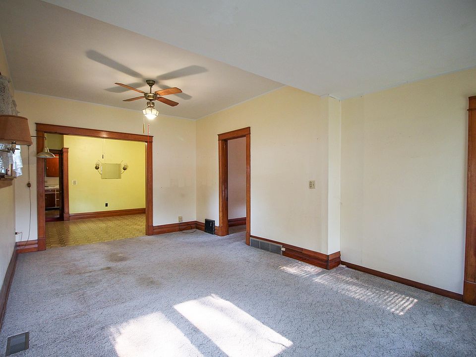 113 NW 7th St, Pocahontas, IA 50574 Zillow