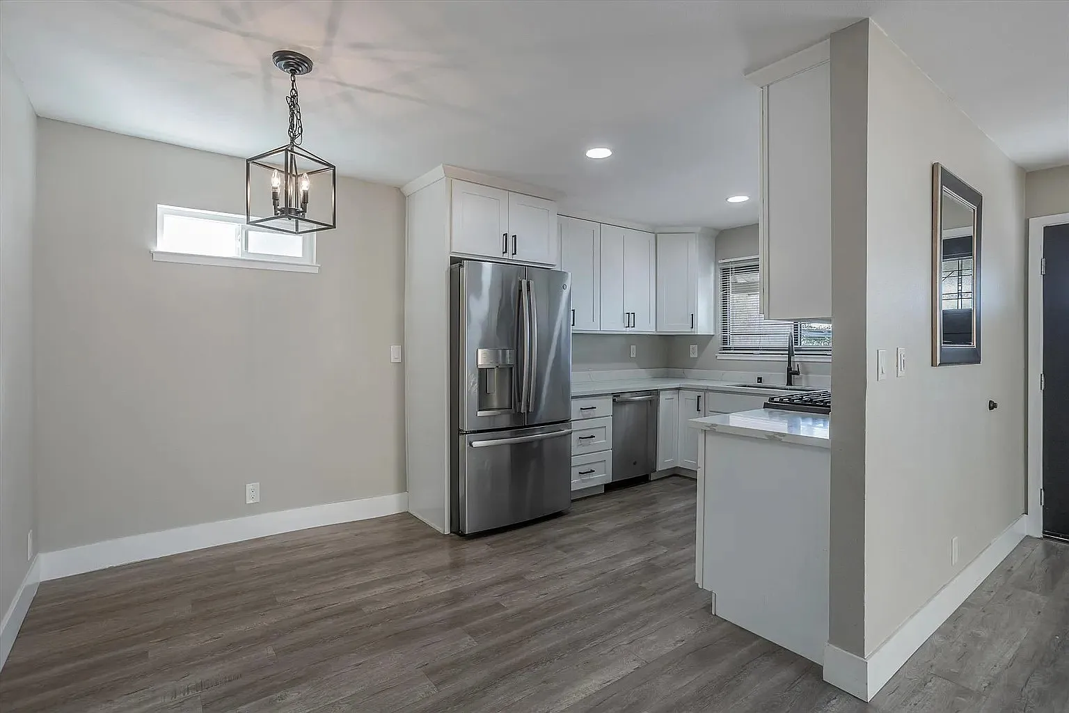 2 bed, 900 sqft, $3,600 — Photo 4