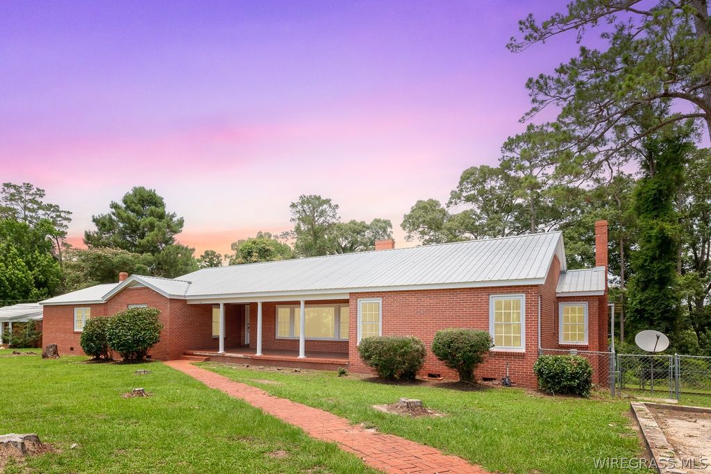 561 Davis St E, Elba, AL, Elba