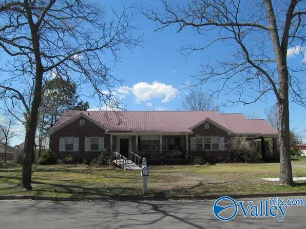 208 Glover St, Albertville, AL 35950