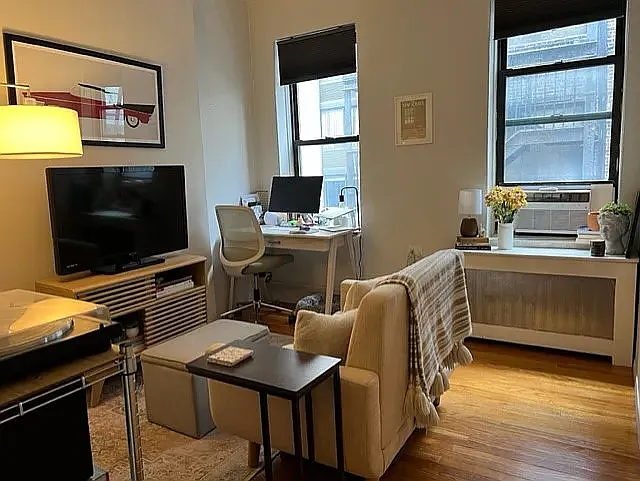 164 East 85th Street — Photo 2