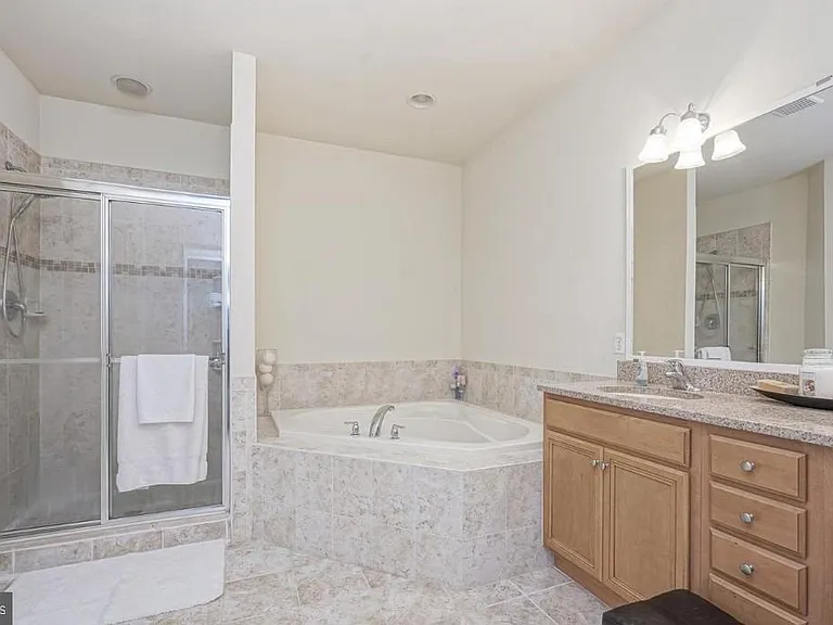 4204 Lexington Ct — Photo 17