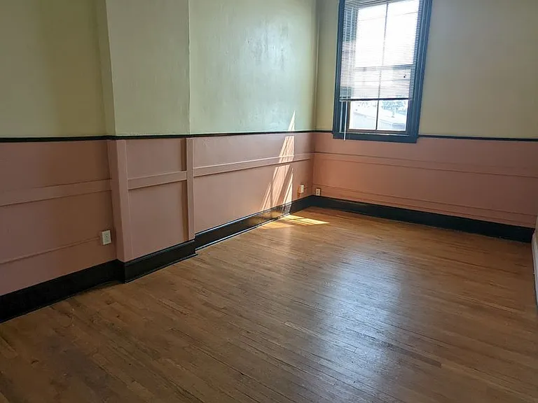 116 1/2 N Walnut St — Photo 45