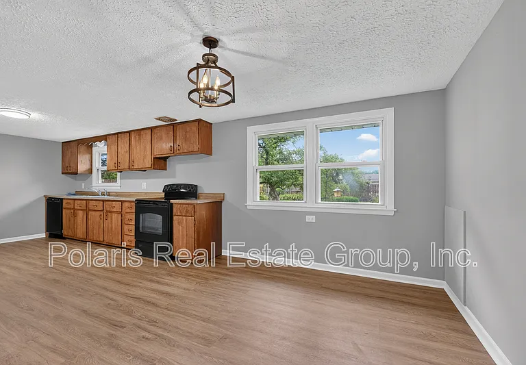 4419 Charles Dr — Photo 10