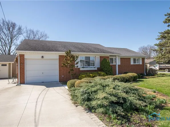 1004 Groce St, Rossford, OH 43460
