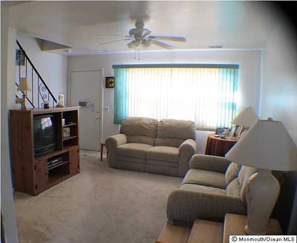 2nd image of 7 Delaware Court