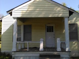 416 W Johnson St, Pleasanton, TX 78064