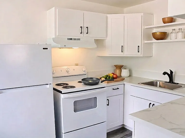 Jasmine Springs - Kitchen