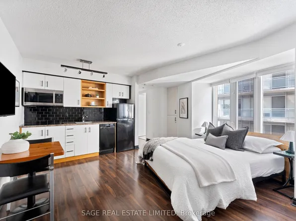 200 Victoria St #1507, Toronto, ON M5B 1V8