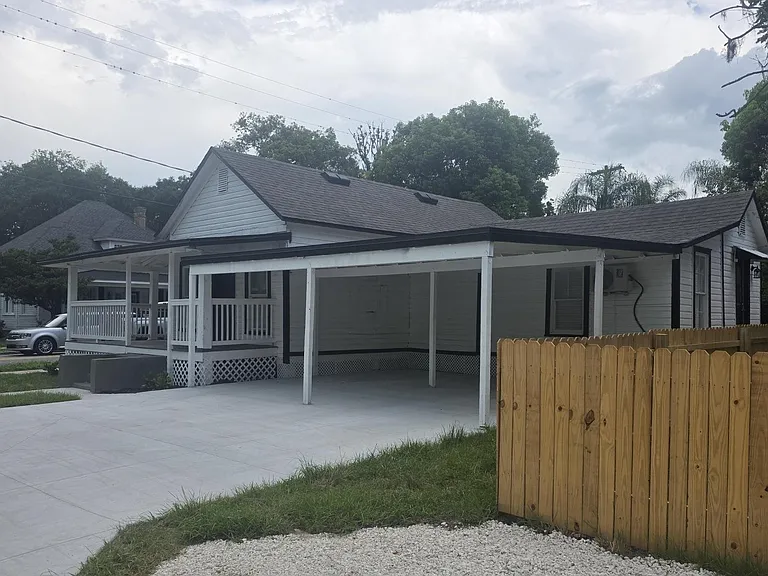 802 N Wheeler St — Photo 2