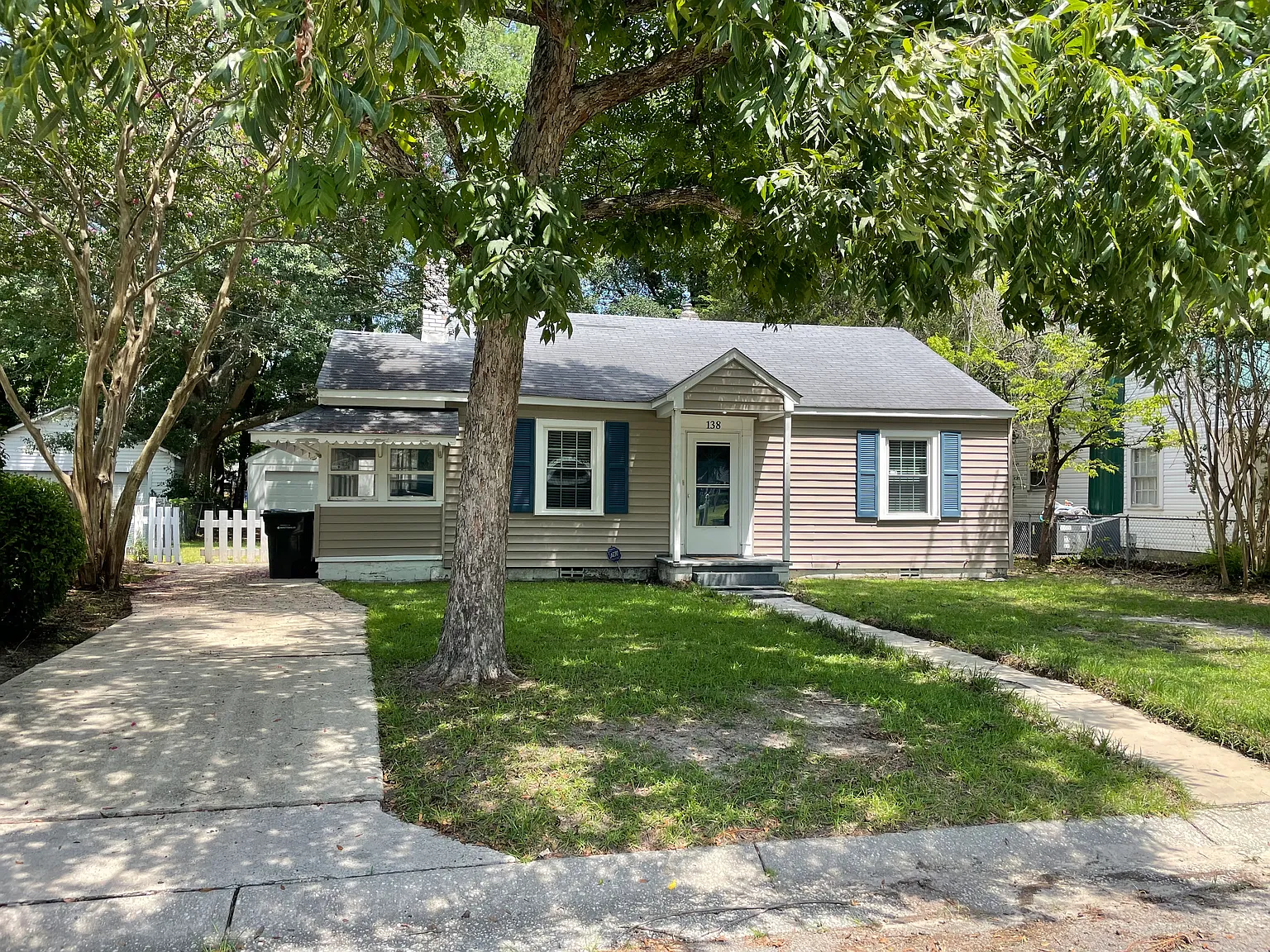 2 bed, 1001 sqft, $1,300 — Photo 1