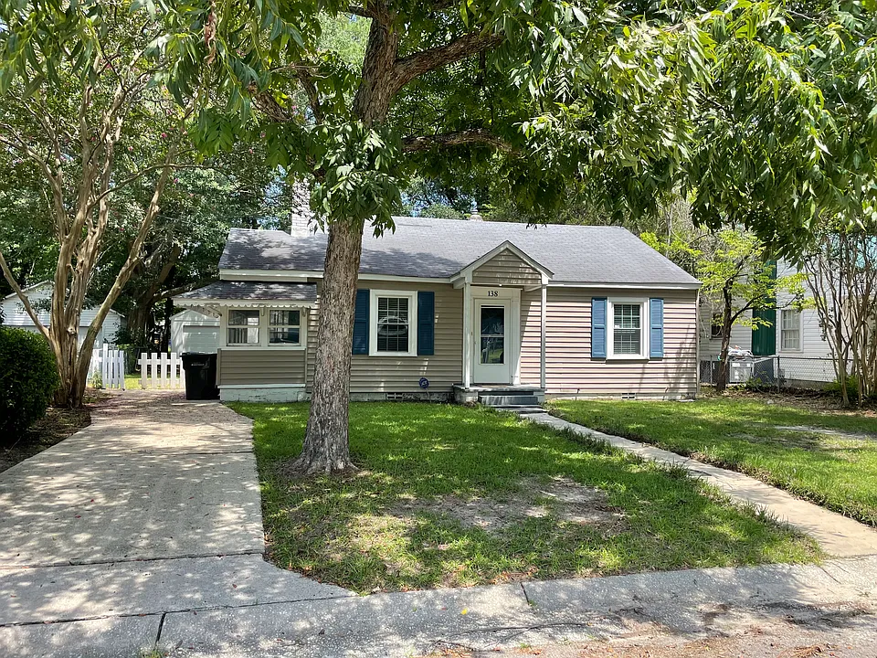 138 W Circle Ct