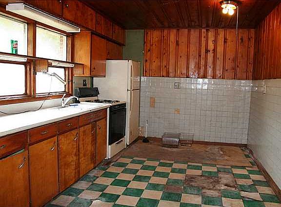 4th image of 6042 Aldershot Ln