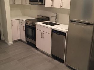 330 S 15th St #1R, Philadelphia, PA 19102