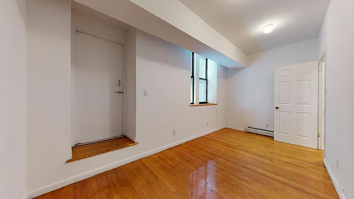 Rented by Bond New York | media 31