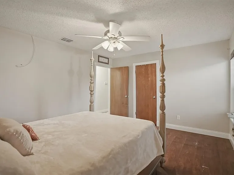 6826 Sahara Dr — Photo 33