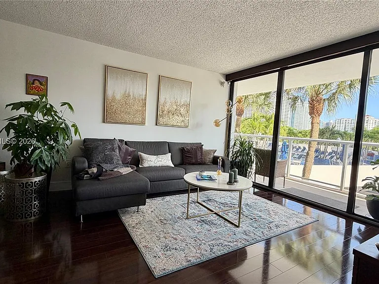 3701 N Country Club Dr #304 — Photo 2