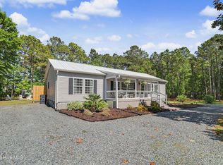 503 Groves Point Drive, Hampstead, NC 28443