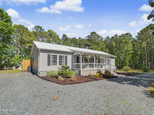 503 Groves Point Drive, Hampstead, NC 28443