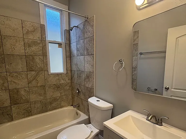 6738 S Prairie Ave #1 — Photo 3