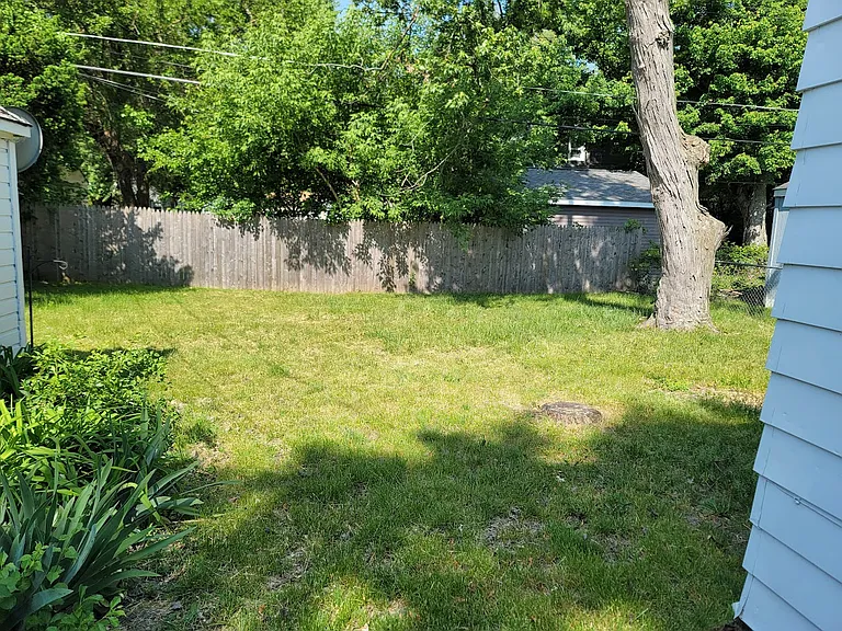 21395 Oxford Ave — Photo 40