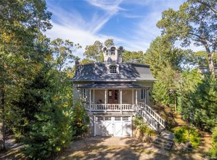 379 Wood Ln, Peconic, NY 11958