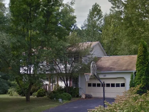 11 Abbey Court, Clifton Park, NY 12065