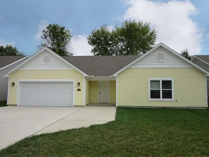 5 bed, 3.0 bath, 2079 sqft, $2,550 — Photo 2