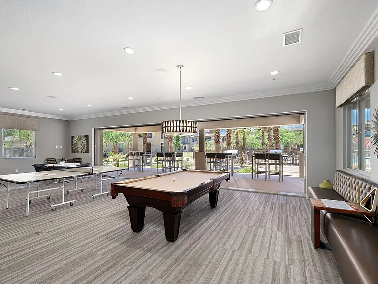 502 Retreat Cir — Photo 41