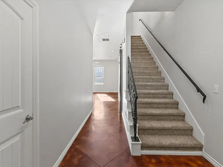 475 S Fretz Ave — Photo 13