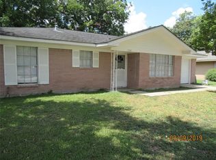 1012 Vine Dr, Angleton, TX 77515