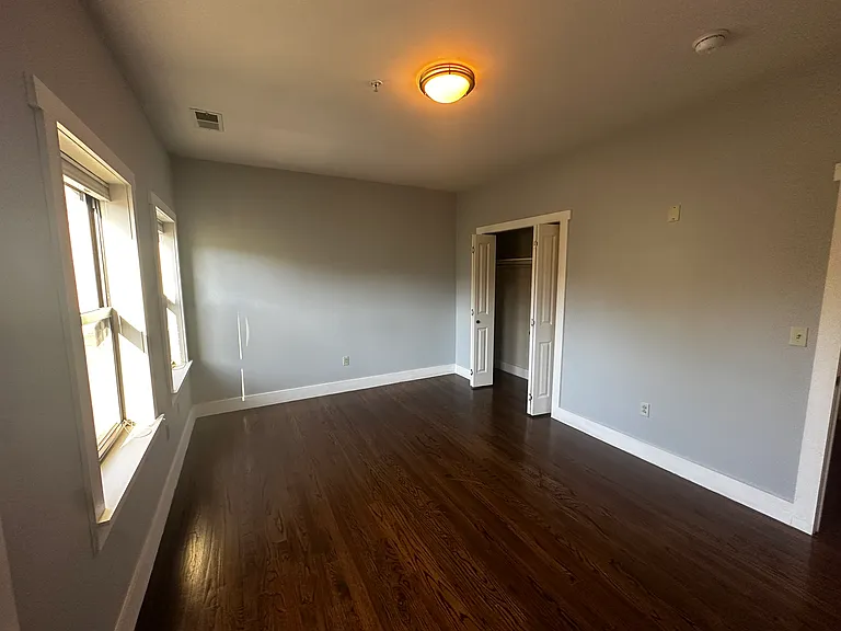 700 New St #102 — Photo 13