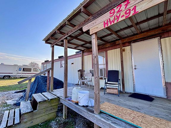 3rd image of 927 Highway 91