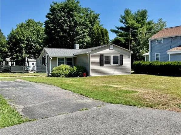 76 Dickens St, Attleboro, MA 02703