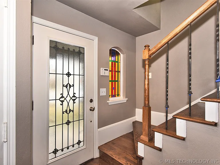 310 W K St — Photo 3