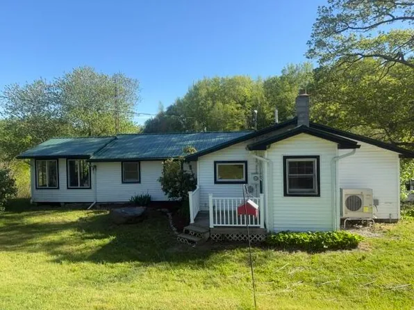 1674 W 104th St, Grant, MI 49327