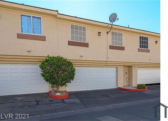 3rd image of 1330 Silver Sierra St
