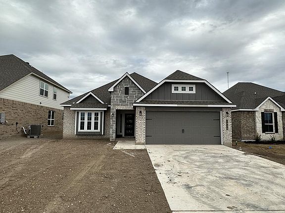 3rd image of 1020 Shelby Dr