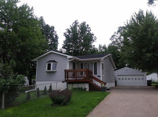 3220 66th Ave, Moline, IL 61265