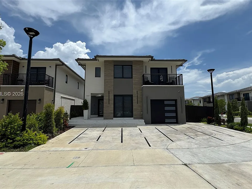 1183 NW 2nd Ter