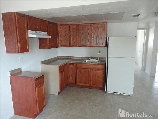 4th image of 3024 E Waltann Ln APT 1