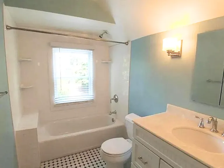15 S Goodman St #3 — Photo 5