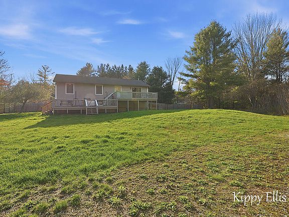 4th image of 566 S Dangl Rd
