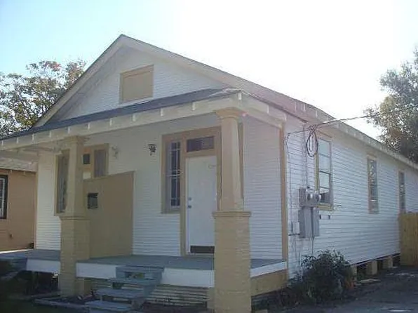 440 Chalmette St, Harvey, LA 70058