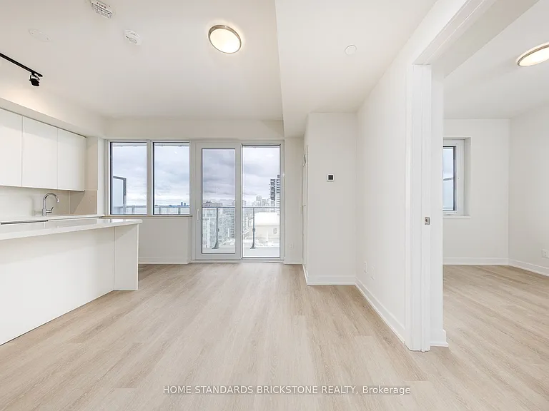 15 Ellerslie Ave #2009 — Photo 3